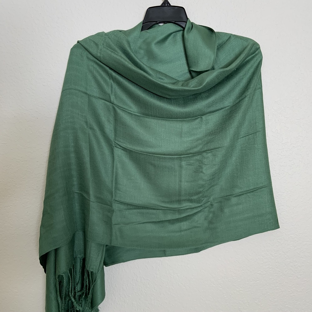 Elegant Green Scarf